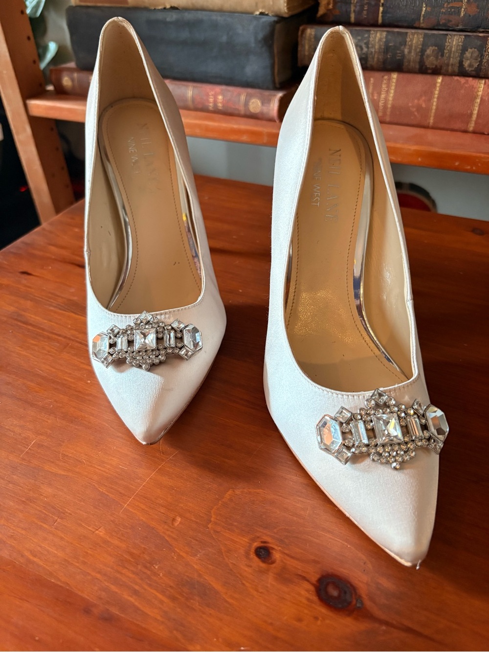 Nine West x Neil Lane Trulove Pointy Toe Pumps - Picture 2 of 9